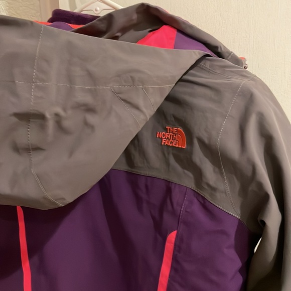 Women XS ski coat with zip out fuzzy fleece - Picture 4 of 6